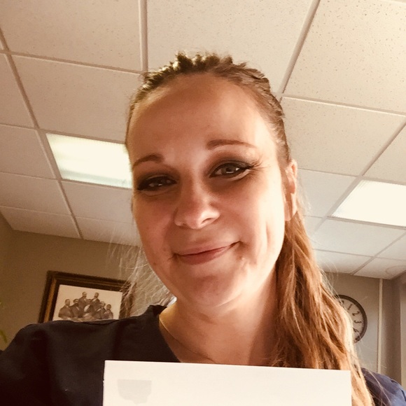 Meet your Posher, Lydia - Picture 2 of 3